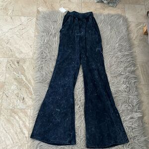 GO Couture navy tie dye flare leg bell bottom stretchy lounge pants sz S nWT